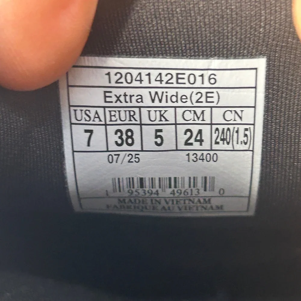Brooks Ariel GTS 24 Womens Running Shoes Black White Extra Wide 2E 1204142E016